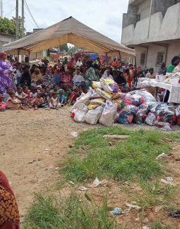 Distribution de vivres et de non-vivres à Abobo Bois Sec – 07 mars 2026