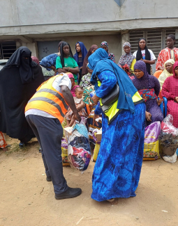 Distribution de vivres et de non-vivres à Abobo Bois Sec – 07 mars 2026