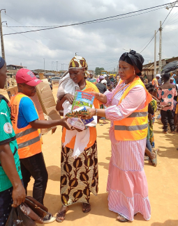 Mois d’Amour et de Partage : BEI aux côtés de 120 enfants à Abobo Kennedy