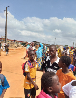 Mois d’Amour et de Partage : BEI aux côtés de 120 enfants à Abobo Kennedy