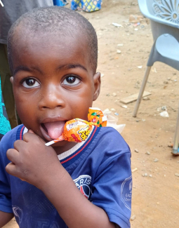 Partage de Friandises avec les Bébés