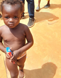 Partage de Friandises avec les Bébés